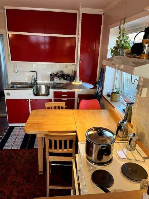 Sjarmerende Hus Med Orkesterplass Til Hav Og Fjell Stave Extérieur photo