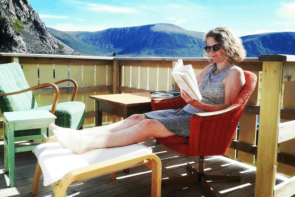 Sjarmerende Hus Med Orkesterplass Til Hav Og Fjell Stave Extérieur photo